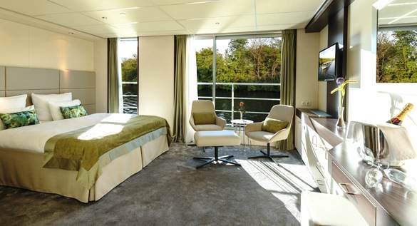 AMADEUS Diamond Suite ©Lueftner Cruises Amadeus.jpg